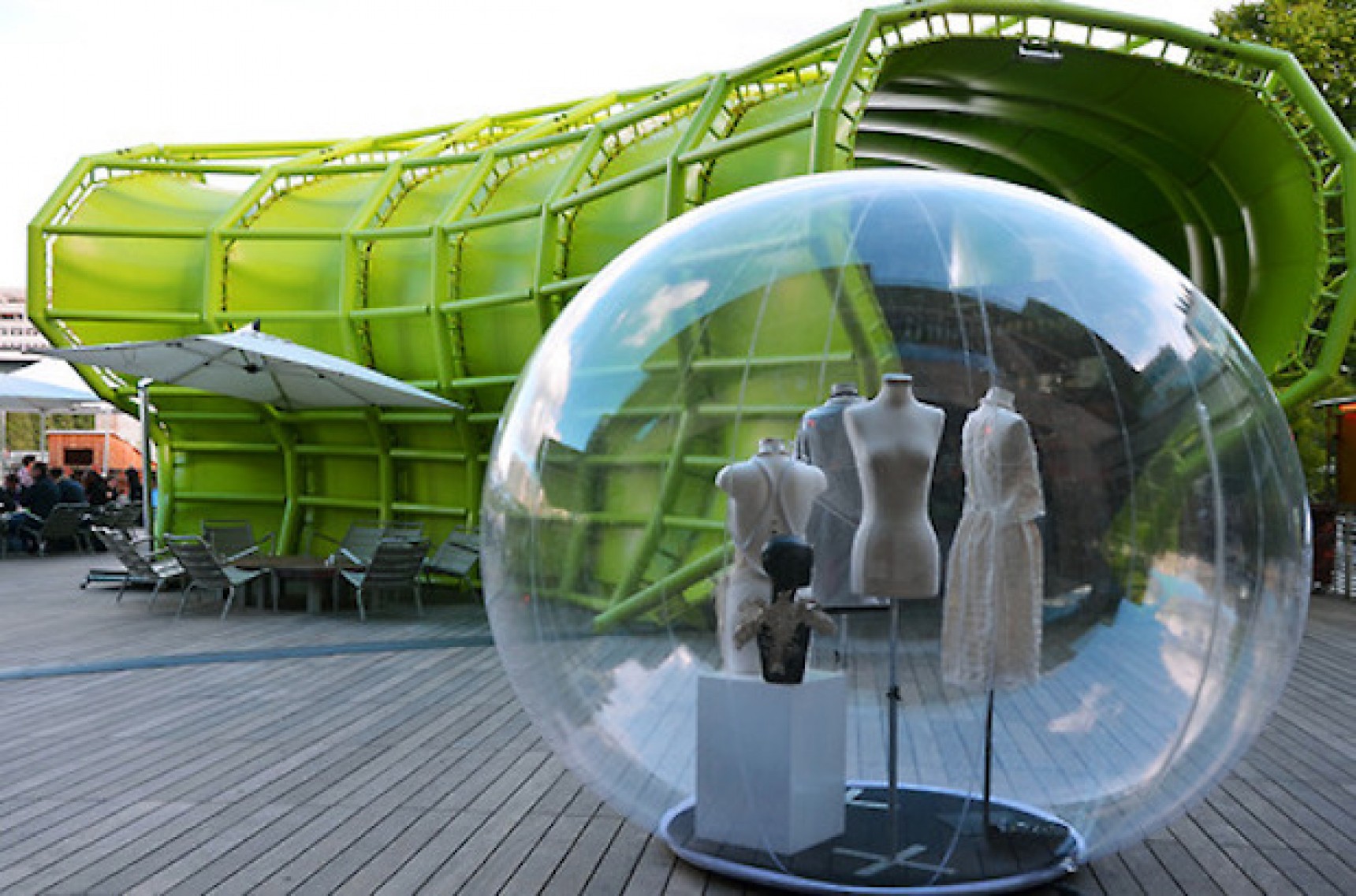 Nouvelle identité pour l’Institut Français de la Mode Pollen Studio